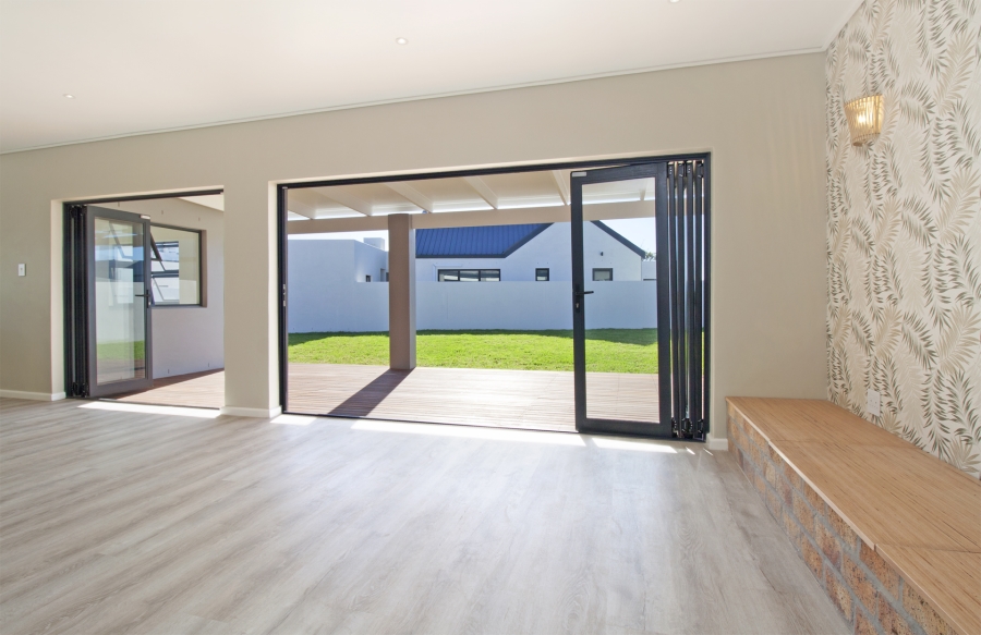 4 Bedroom Property for Sale in Kommetjie Western Cape
